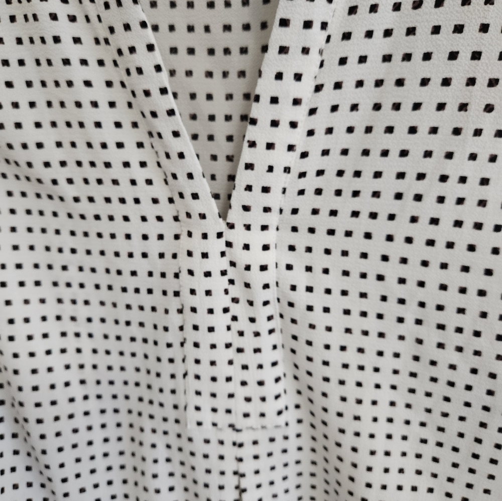 Antilia Femme V neck black/white sleeveless blouse Size XL - Picture 3 of 7
